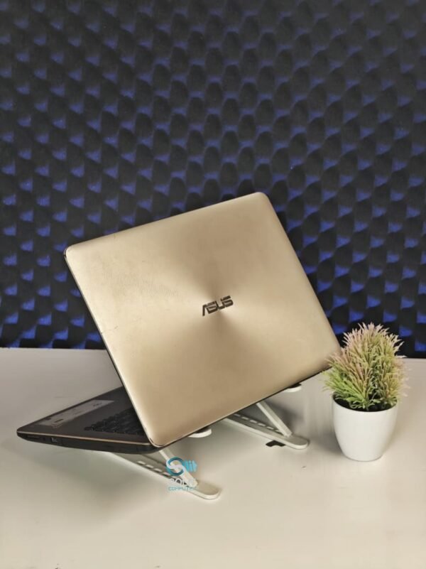 Asus Vivobook 14 X442U-i7 Gen 8 Ram 8 SSD 128GB