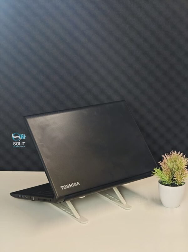 Toshiba Dynabook R35/M-i5 Gen 4 Ram 8 SSD 128GB