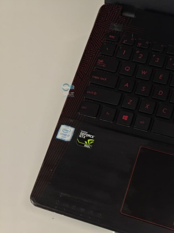 Asus X550UX (BONUS MOUSE)-i7 Gen 6 Ram 8 SSD 128GB