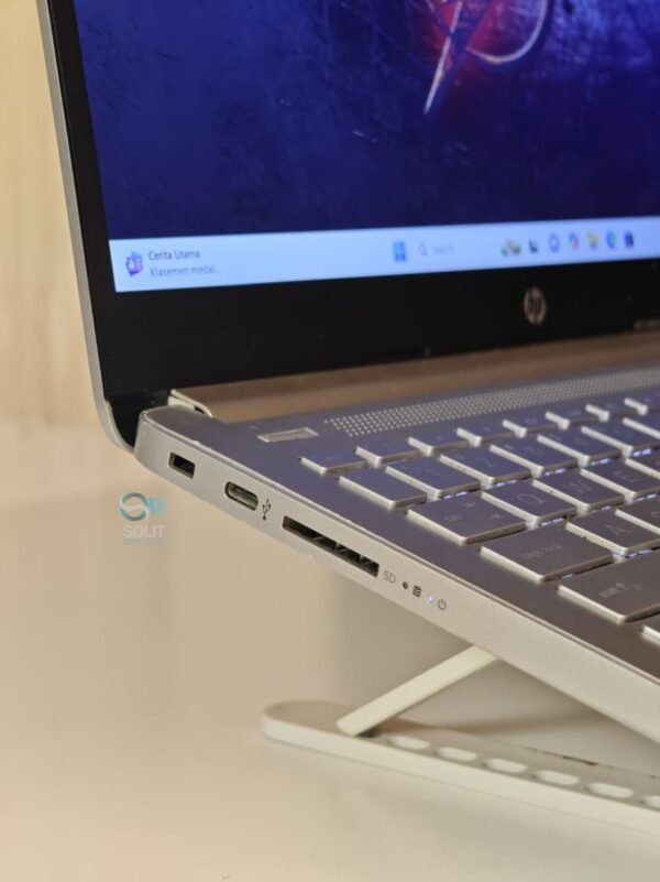 WhatsApp Image 2025-12-20 at 10.01.02 HP 14s-i5 Gen 10 Ram 8 SSD 256GB