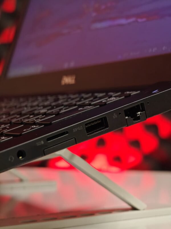 Dell Latitude 7290 i5 Gen 7 | Laptop Compact & Tangguh Second Rasa Baru – Solit 03